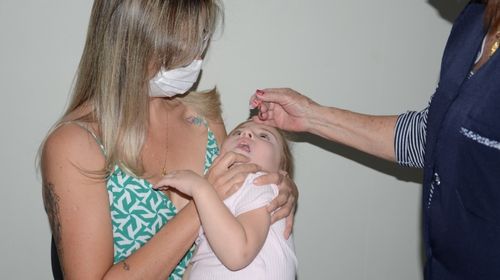 Vacinação contra a pólio continua, meta é imunizar 95% do público alvo