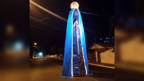 Moradores de Tupã confeccionam imagem de Nossa Senhora Aparecida com 5 metros de altura (Foto: Reprodução/Aquivo)