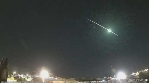 Meteoro explosivo a 147 mil km/h é registrado por câmera em SC