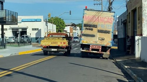 Estacionar à esquerda na Rua Brasil será proibido a partir de segunda-feira (28)