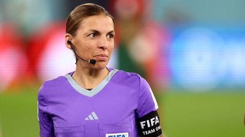 Fifa nomeia primeiro trio de arbitragem feminino em uma Copa masculina