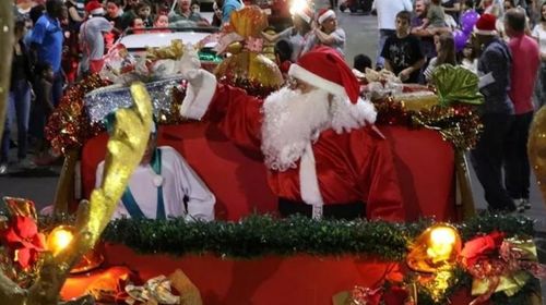 Papai Noel vai estar no quarteirão da rua Cherentes nesta quarta-feira (14)