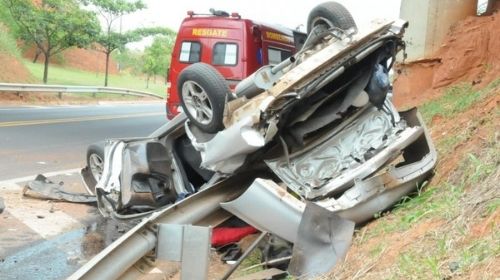 Mulher morre em grave acidente na SP-294 em Osvaldo Cruz