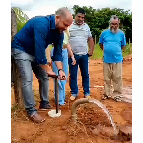 Queiroz finaliza implantação da rede de água e esgoto no bairro Barretinho (Foto/ Reprodução Redes Sociais)