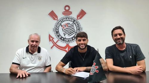 Yuri Alberto assina contrato com Corinthians até 2027