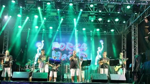 Paineira Beach Club comemora um ano de fundação com show do grupo Força Maior