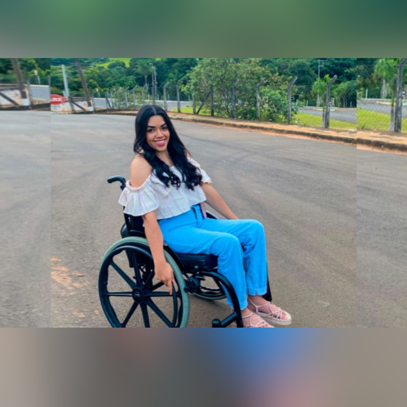 Jovem paraplégica realiza leilão beneficente para pagar tratamento fisioterapêutico em Borá