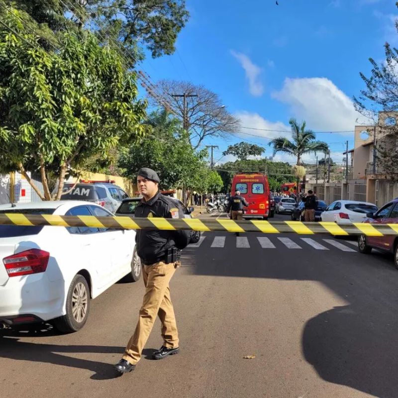 Atirador mata dois alunos em escola no interior do Paraná