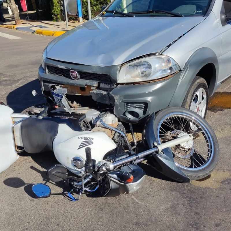 Acidente deixa motociclista ferido em cruzamento de Tupã
