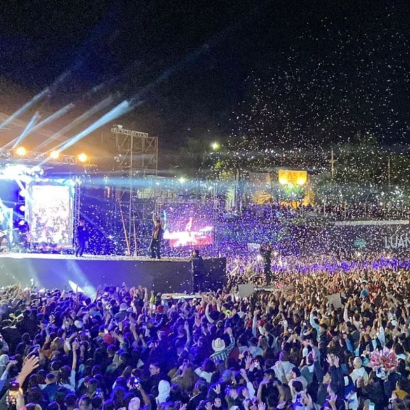 Show de Luan Santana na Festa do Ovo de Bastos reúne público duas vezes maior que população da cidade