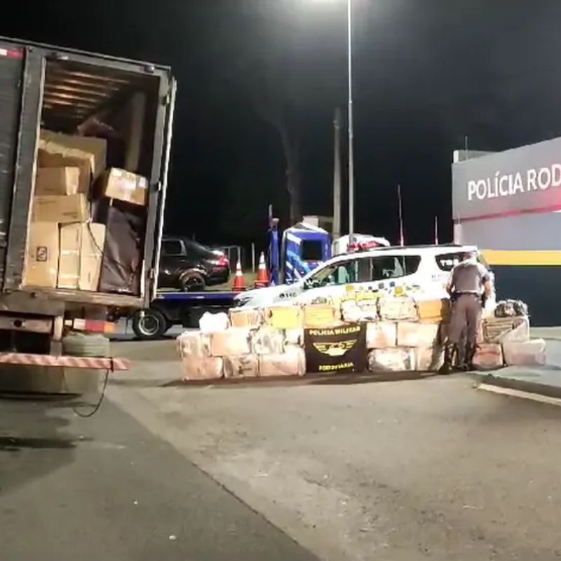 Homem é preso com uma tonelada de maconha escondida em caminhão de mudança, em Presidente Venceslau