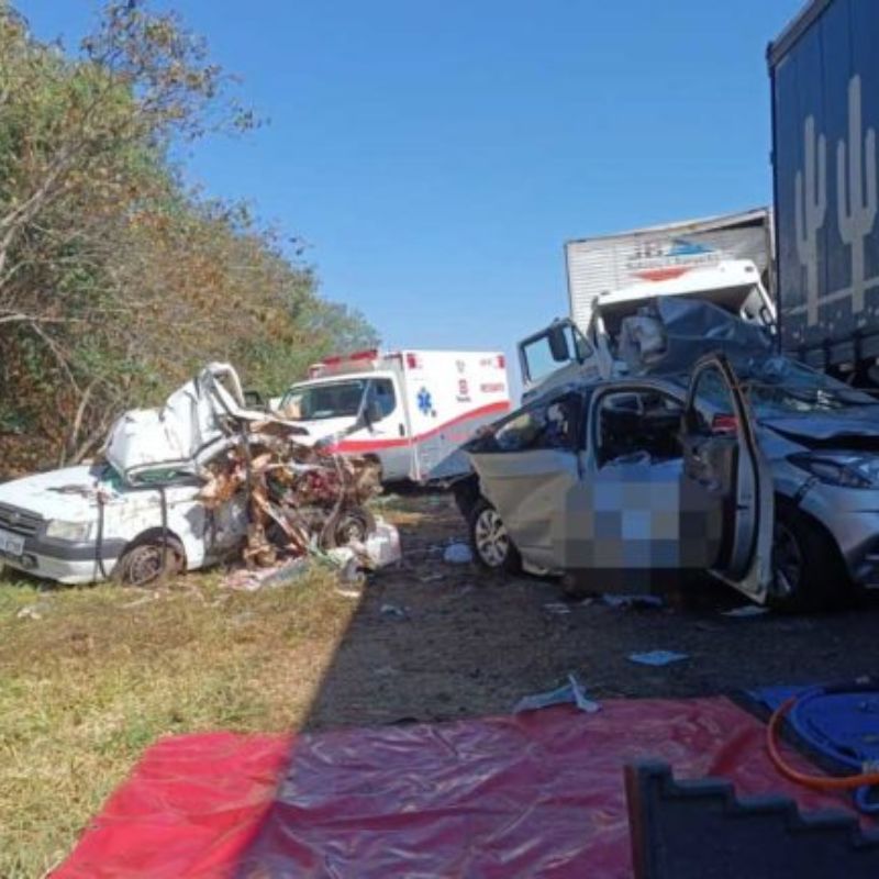 Quatro morrem em gravíssimo acidente na rodovia BR-153 próximo a Marília