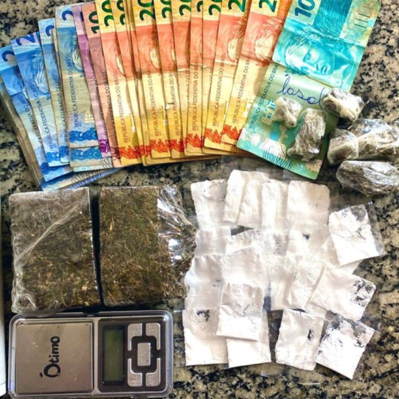 Polícia Militar faz abordagem em Bastos e apreende cocaína e tabletes de maconha