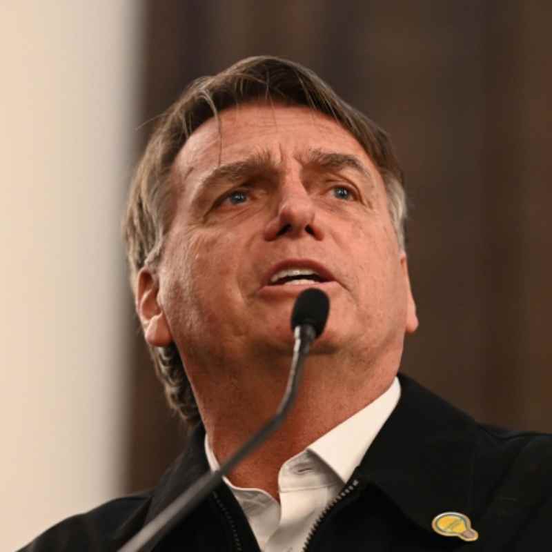 Bolsonaro será internado nesta segunda para passar por novas cirurgias