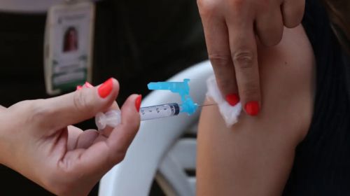 Ministério da Saúde incorpora vacina contra a dengue no SUS