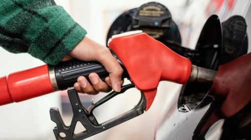 Preço da gasolina sobe 12,5% em 2023 e deve aumentar mais em 2024