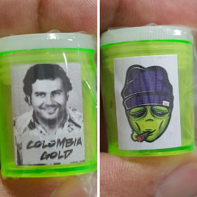 Polícia apreende frascos de maconha com foto de Pablo Escobar em Tupã; homem foi preso em flagrante