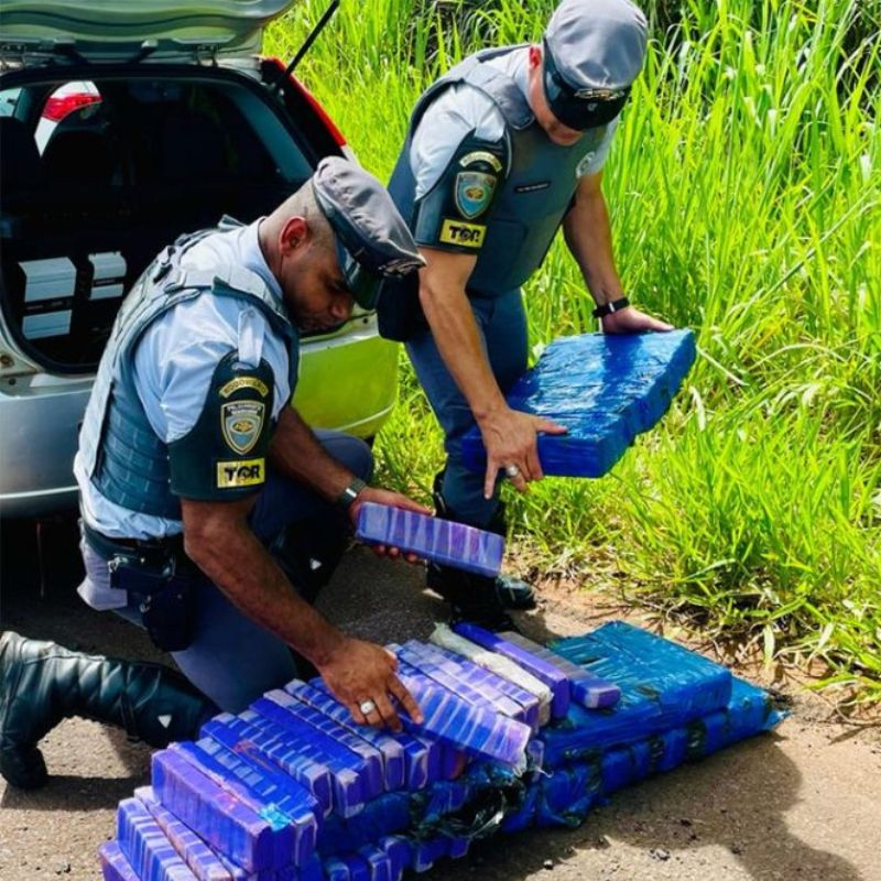 Tupãenses são presos transportando quase 100kg de maconha em rodovia da região