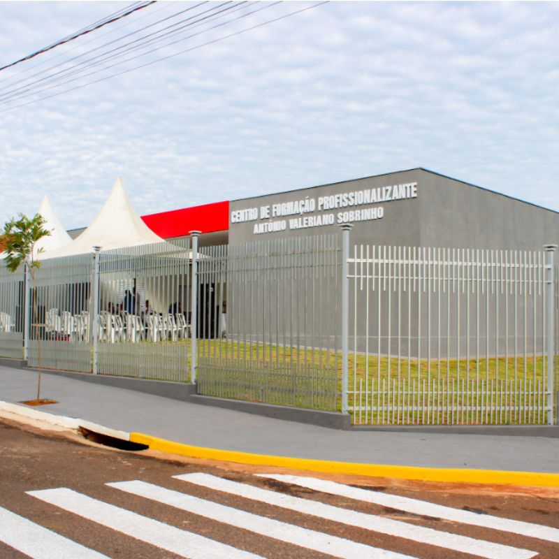 Queiroz inaugura Centro de Formação Profissionalizante vinculado ao Centro Paula Souza