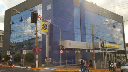 Prédio da antiga agência do Banco do Brasil é comprado por R$ 3,6 milhões