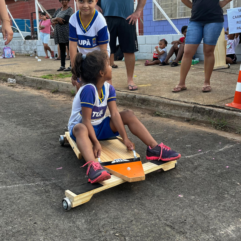 Projeto  Rua de Lazer  resgata brincadeiras infantis na EMEF João Geraldo Iori