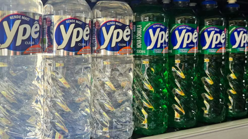Anvisa determina recolhimento de lotes do detergente Ypê por risco de contaminação