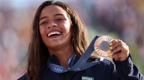 Rayssa Leal faz história outra vez e conquista o bronze no skate street das Olimpíadas de Paris