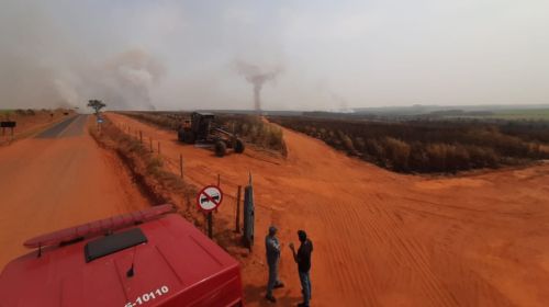 Incêndio em Arco Iris devasta 150 alqueires e mobiliza Corpo de Bombeiros