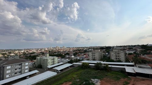 Semana com céu nublado e chuvas isoladas em Tupã