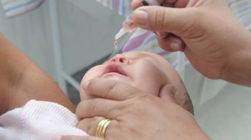 Vacina de “gotinha” contra a Polio é substituída por vacina injetável