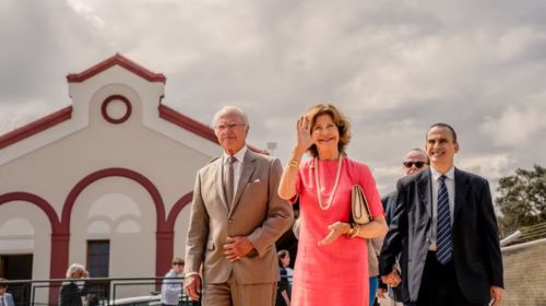 Rainha da Suécia visita São Manuel para inauguração de estação ferroviária em homenagem à sua mãe