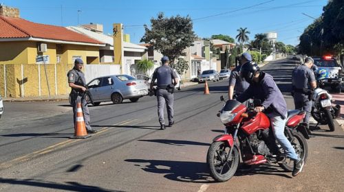 Polícia Militar intensifica fiscalização de motocicletas em Tupã durante festas de fim de ano