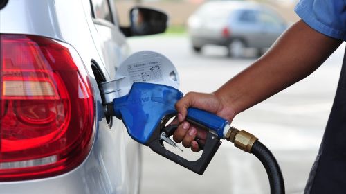 Estados aumentam ICMS sobre gasolina em R$ 0,10 por litro a partir de fevereiro; diesel terá alta de R$ 0,06