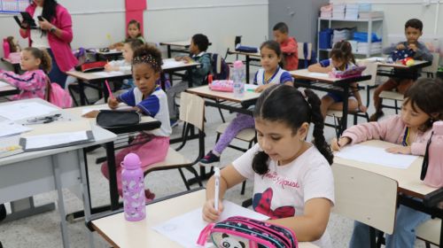 Volta às aulas mobiliza cerca de 4 mil estudantes na rede municipal de Tupã