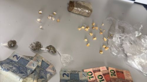 Homem passa mal após engolir crack e ser preso por tráfico em Quatá
