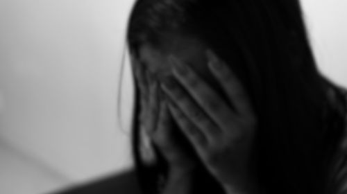 Embriagado, homem agride esposa, coloca família na rua e é preso em Quintana