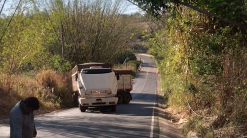 Vicinal que liga os municípios de Tupã e Quatá encontra-se interditada para o tráfego de carretas e caminhões