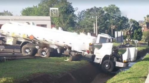Motorista morre atropelado pelo próprio caminhão em Espírito Santo do Turvo (SP)
