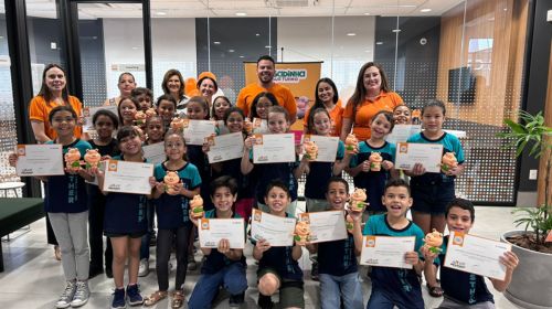 Cresol Tupã celebra formatura do projeto “Mesadinha” com alunos da Escola Ester
