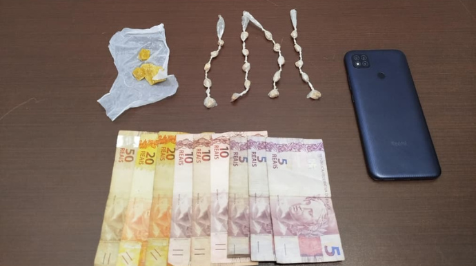Jovem é preso por tráfico após tentar descartar bolsa com crack no Jardim Aritana, em Tupã