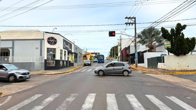Cruzamento das ruas Brasil e Aimorés vai ter semáforo de quatro tempos