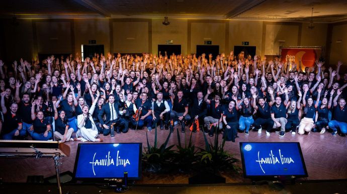 Família Lima emociona convenção da Cresol Tradição e cooperativa projeta chegar a 30 agências até 2026