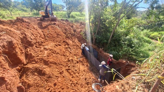 Obra recupera trecho erodido na extensão da rua Brasil