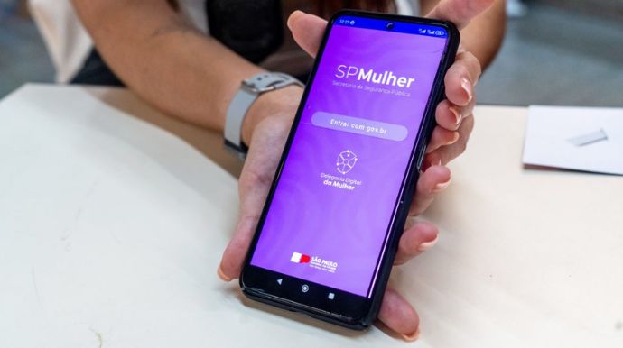 Botão do pânico e acesso rápido a BOs:  como aplicativo pode ajudar mulheres a se proteger contra violência