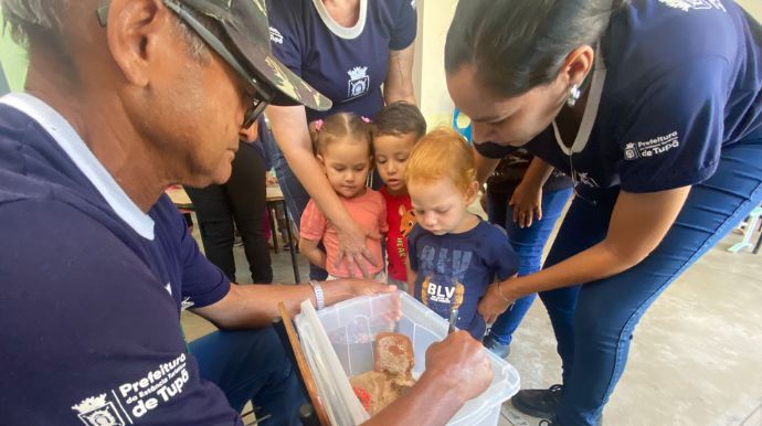 Centro de Controle de Zoonoses promove ação educativa sobre prevenção a acidentes com escorpiões nas creches