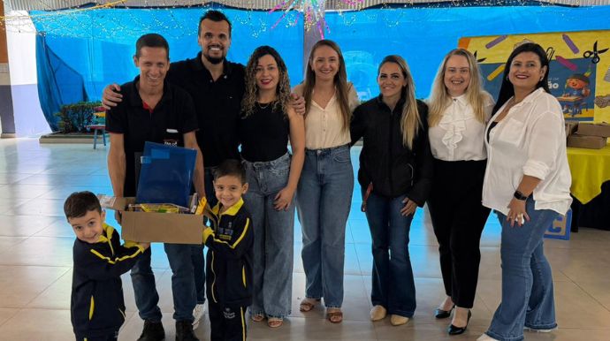 Tupã entrega novos kits de material escolar para 4,3 mil alunos da rede municipal
