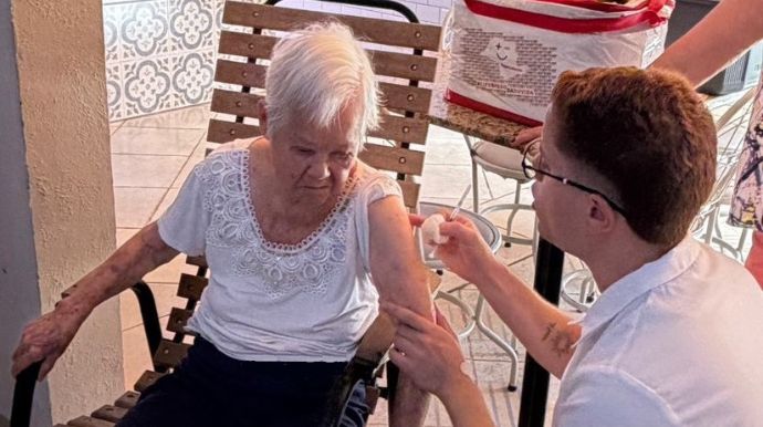 Vacinação domiciliar em Tupã amplia acesso para pacientes com mobilidade reduzida