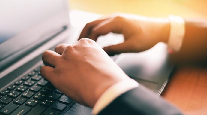 Tupã tem 7 vagas em curso remoto de assistente administrativo pelo Trampolim