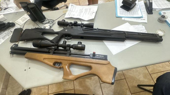 Caça ilegal termina em multa e apreensão de armas às margens do Paranapanema