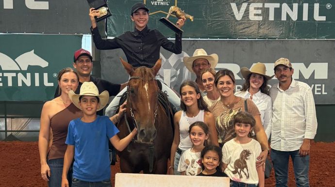 Talento de Tupã brilha no maior palco do Quarto de Milha; Jovem atleta é campeã do Congresso Brasileiro em Araçatuba